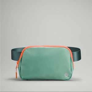 Lululemon Everywhere Belt Bag 1L